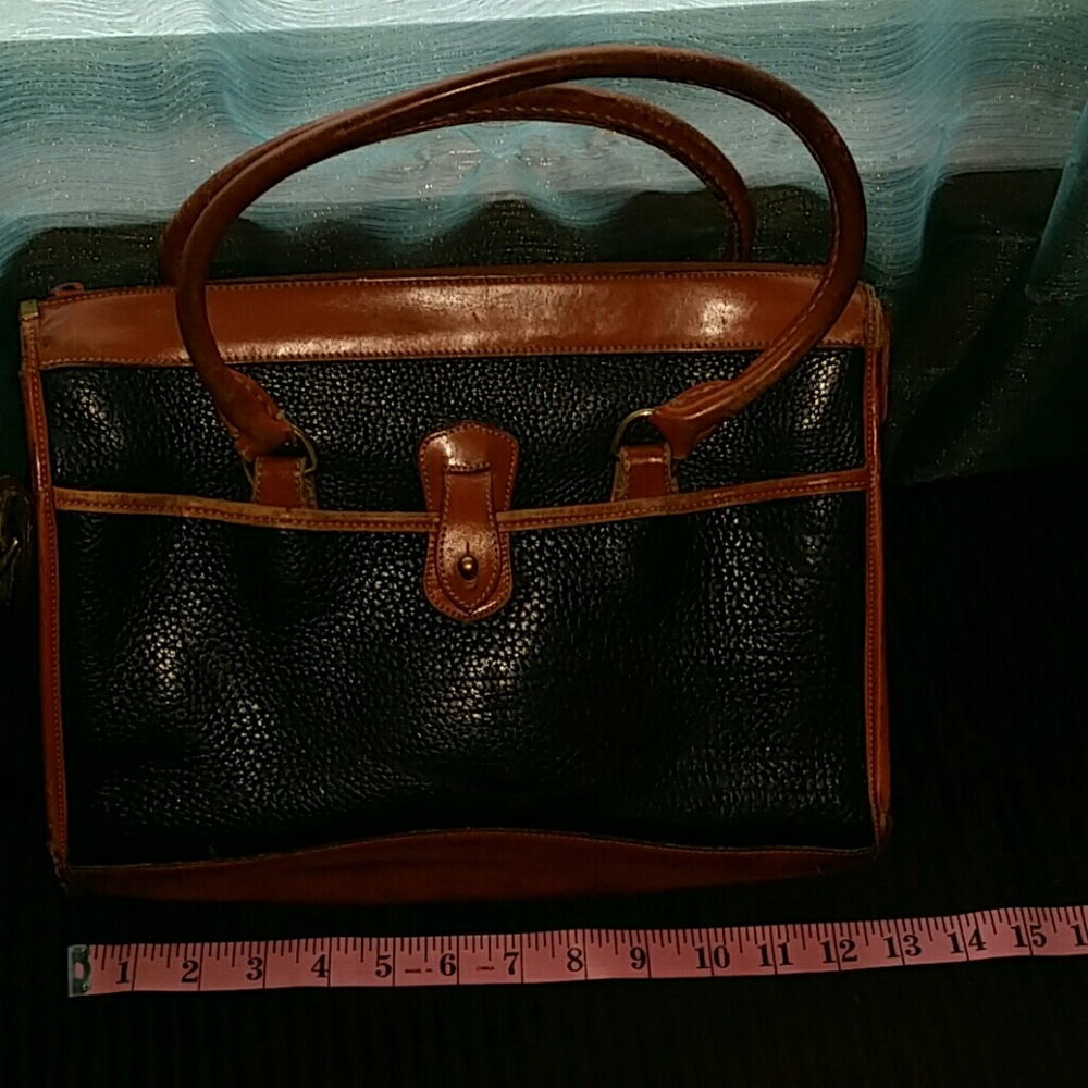 Dooney and Bourke purse - Picture 2 of 6